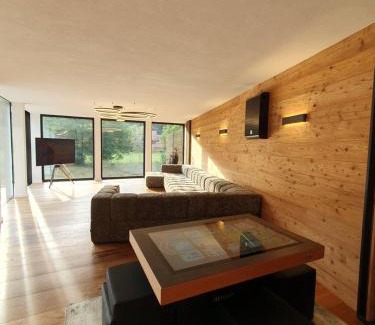 Hinterzarten Apartamento | Exklusive King Suite mit Game Table in Hinterzarten