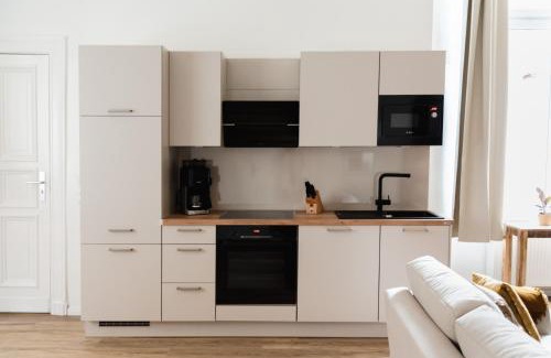 Mitte Apartamento | Exklusive Luxus-Unterkunft in Berlin Mitte: 2 Apartments, 130m², Designer-Möbel, Co2 neutrale Reinigung