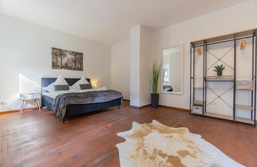 Cottbus Casa | Exklusive Stadtvilla-190qm- Parkplatz- 3Schlafzimmer- 2 Bäder- Netflix- Waschmaschine- 4 Etagen-nähe Theater