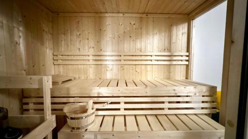 Altstadt-Sued Apartamento | Exklusive Suite - Central - inclusive Sauna - Free Parking - Perfect for 7 Guests - Smart Home