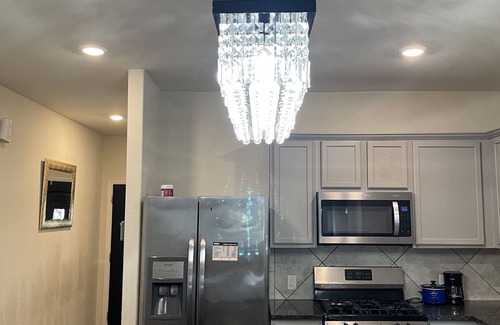 Katy Casa | Exotic home with access to pool , shopping and more