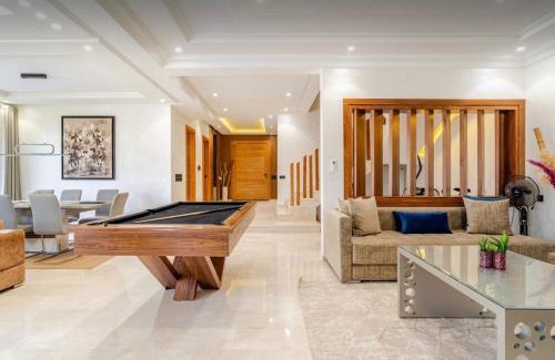 Ouahat Sidi Brahim Villa | Exotic villa-VIP-family only -housekeeper ,Billard,ping-pong,piscine chauffée-sur demande-