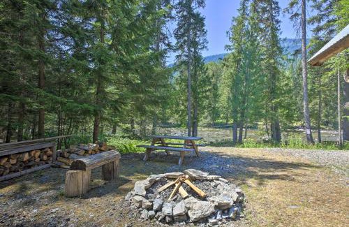 Bonners Ferry Casa | Expansive Moyie Riverfront Cabin - Pets Welcome!