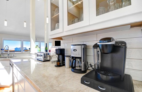Bodega Bay Casa | Expansive ocean views along with privacy for this 2400 sf 3 bedroom 3 bath home
