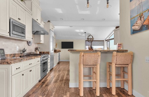 Bodega Bay Casa | Expansive Ocean-View Retreat w/ Home Theatre & Spa