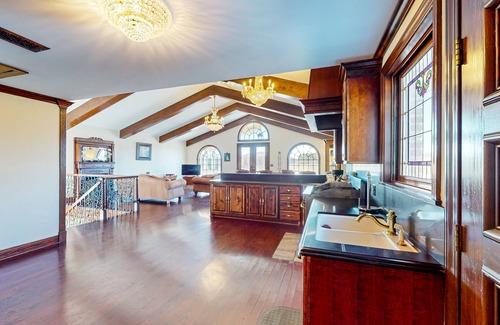 Magnolia Casa | Expansive property with two homes, ponds, pool, game tables, & hiking trails