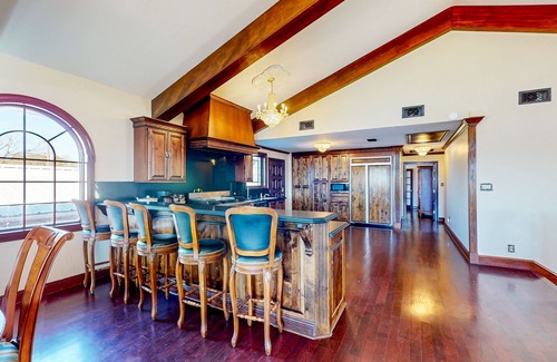 Magnolia Casa | Expansive property with two homes, ponds, pool, game tables, & hiking trails