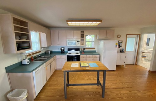Port St. Joe Apartamento | Experience a tree house feel minutes from the beach in Old-Florida!