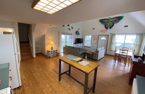 Port St. Joe Apartamento | Experience a tree house feel minutes from the beach in Old-Florida!