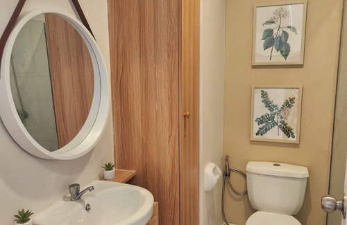 Mactan Export Processing Zone Condominio | Experience affordable luxury in our cozy & homey staycation layover pad.