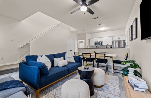 Southeast Arlington Casa | Experience Arlington:4BR Comfort & Class- Minutes to Cowboys, Rangers, 6 Flags!