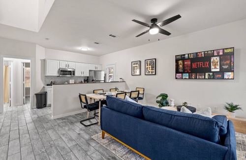 Southeast Arlington Casa | Experience Arlington:4BR Comfort & Class- Minutes to Cowboys, Rangers, 6 Flags!