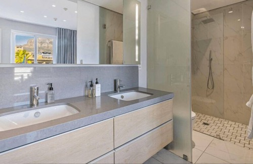 Cape Town City Centre Villa | Experience Cape Kloof Villa in Higgovale