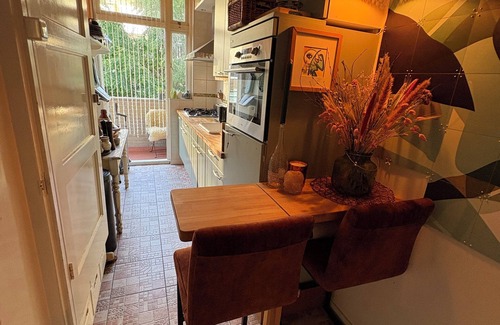 Erasmuspark Apartamento | Experience colorful apartment with Gaudi vibes next to paradise park in BoLo!