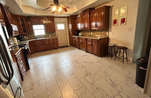 McAllen Casa | Experience comfort and convenience in this beautifully appointed McAllen retreat