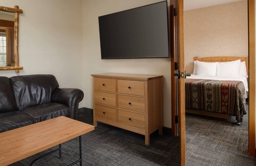 Vancouver Hotel | Experience Comfort at This Cozy Lodge-styled Family Room w/ Balcony