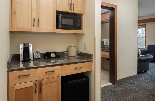Vancouver Hotel | Experience Comfort at This Cozy Lodge-styled Family Room w/ Balcony
