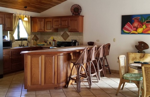 Playa Hermosa Casa | Vive Costa Rica en nuestra hermosa casa jardín, 4 Min. desde Hermosa Beach