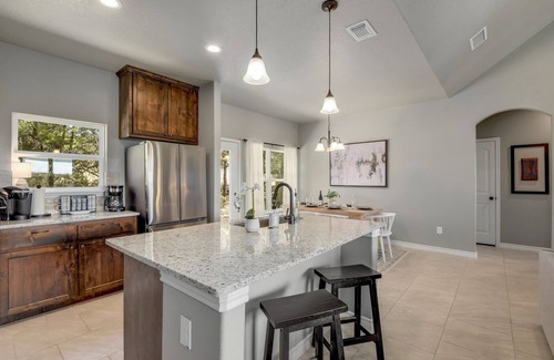 Canyon Lake Cabaña | Experience hill country life & relax! Family & Pet Friendly near Canyon Lake.