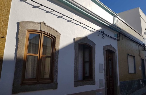 Fuseta Casa | Experience idyllic Algarve house, 400m to harbor & beach, fast WiFi, heatable