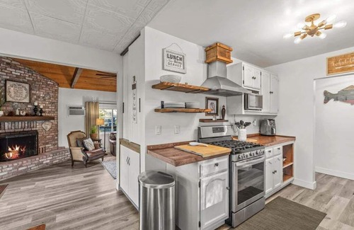 Crestline Casa | Experience lake life steps away! Crestline's 4-bedroom retreat near Lake Gregory