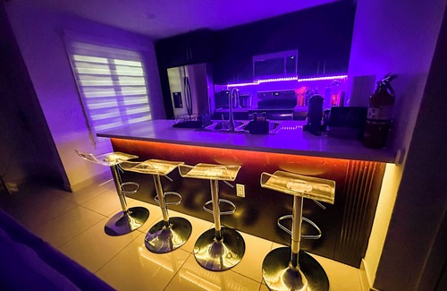 Naranja Apartamento | Experience Luna Sky! 65" TV Bar BBQ go FL Keys