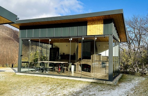 Ramet Chalet De Esquí | Experience luxury and comfort at the "Friends" Cabin in the Apuseni Mountains