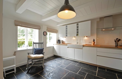 Midlum Casa | "Experience luxury and relaxation in Reethus Dörpsend House 2!"