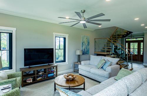 Sweetgrass Casa | Experience Modern Coastal Living in this Beautifully Designed 4-Bed, 4-Bath Home