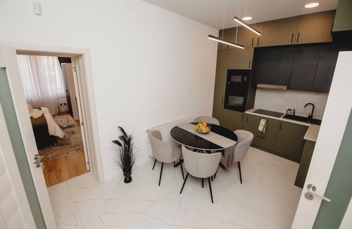 Old Town Apartamento | Experience Modern Luxury: 1-Bedroom Aparthotel Steps from Cluj-Napoca's Heart.