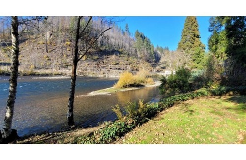 Marcola Casa | Experience Nature in this River Front Hideaway