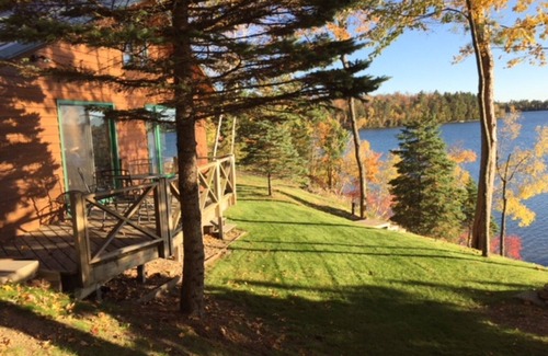 Hackensack Casa | Hermosa Casa del Lago ubicado en el bosque del Norte