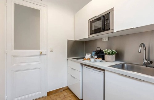 Saint-Merri Apartamento | EXPERIENCE PARISIAN CHARM A PICTURESQUE 3-BEDROOM APARTMENT IN LES HALLES