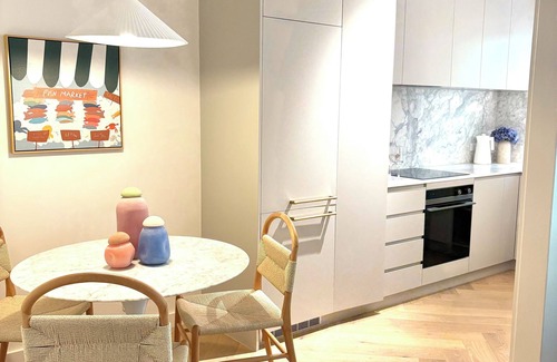 South Yarra Apartamento | Experience stylish living in this chic one bedroom apartment. Perfect location