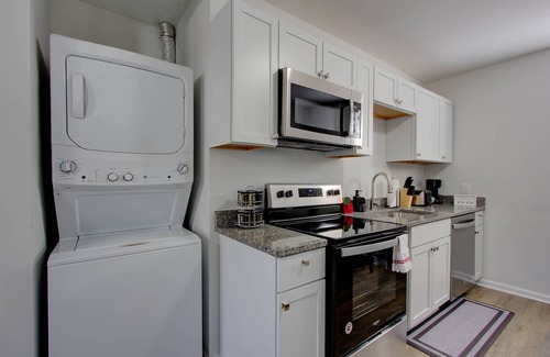 North Charleston Apartamento | Experience the Difference Best CozyClean Retreat in Town! Sleep 4. Dryer/Washer.