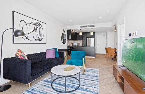 Southport Apartamento | Experience the epitome of luxury at this stunning one-bedroom apartment!
