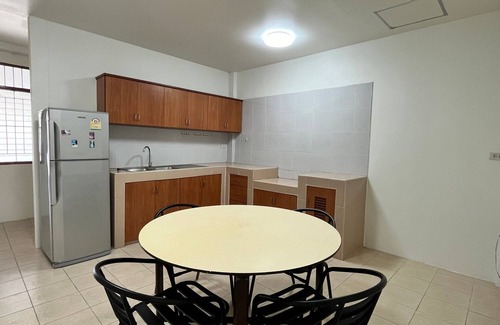 Talat Nuea Casa | Experience the Essence of Friendship: in the Heart of the Old Town