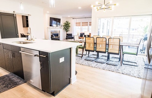 Apex Casa | Experience "The Grande 532" in Downtown Apex!