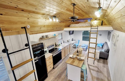 Tampa Casa | Experience the TINY HOUSE