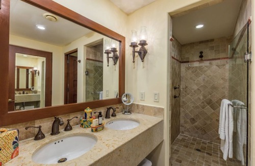 Los Cabos Hotel | Experience the Ultimate in Comfort & Convenience: 1BR Condo in Hacienda Encantada