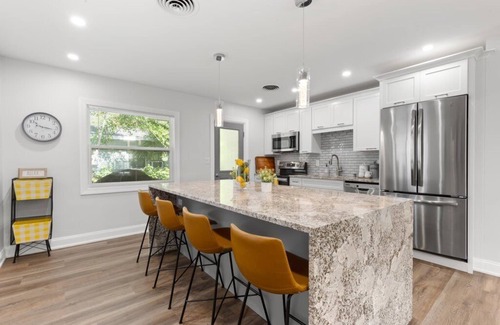 Historic Old Northeast Casa | Experience the Vibrant Downtown St Pete!