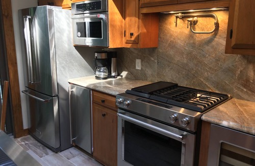 Charlottesville Casa | Experience Timeless Sophistication right in the Heart of Charlottesville!