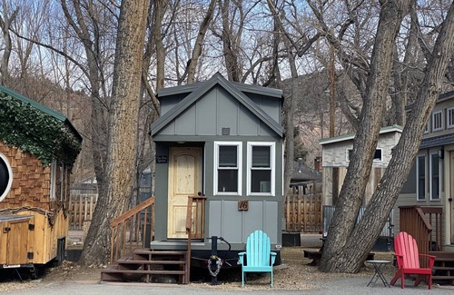 Lyons Complejo | Experience Tiny Living at Blue Spruce – Peaceful Retreat Near RMNP & Lyons