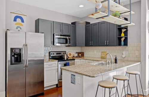 West End Condominio | Experience West End - Minutes to Broadway & Restaurants Newly Updated Corner Condo