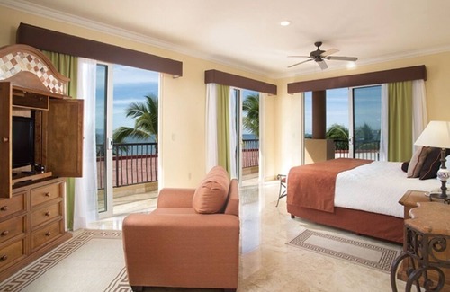 Flamingos Complejo | Experience your Christmas vacation on the beach in the beautiful Nuervo Vallarta