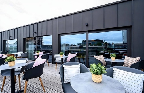 Jewish Quarter Casa | Explore Downtown Antwerp! 4 Large Units w/ Kitchen! Covered Parking, Bike Rental