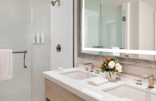 Charlotte Harbor Hotel | Explore From This 2-Bedroom Near Fishermen’s Village and Waterfront