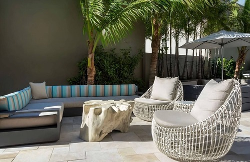 East Fort Lauderdale Hotel | Explore Las Olas Boulevard! Just steps away from Fort Lauderdale Beach! W/ Pool!