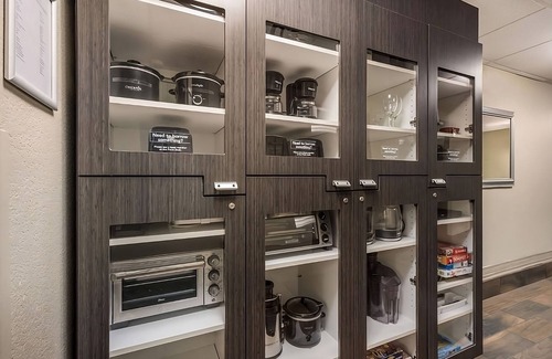 Gateway Apartamento | Explore More of Austin, TX! Spacious 1BR Suite with Kitchen, Pets are Allowed!