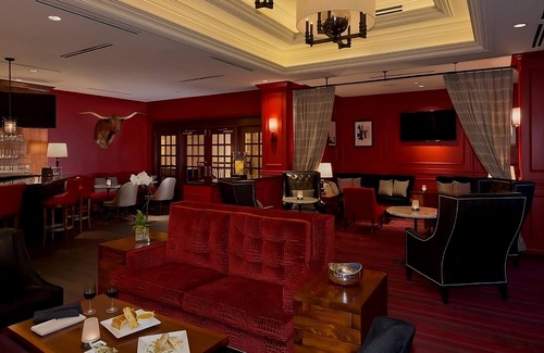 Downtown Austin Hotel | Explore Nature and Have Fun! Pets Allowed, Pool, Near Paramount Theater!